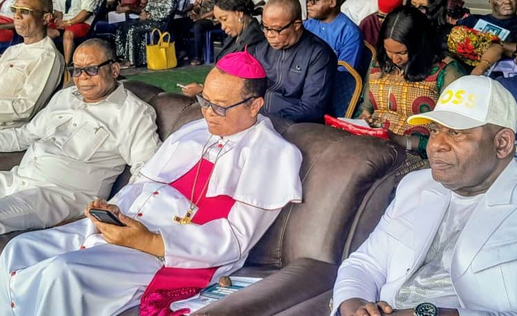 Chief Jerry Chukuweke,Chairmaan of the occasion(Left),Most Rev. Dr. Lucius Iwejuru Ugorji, Archbishop of Owerri Archdiocesea(Middle),Hon Cosmus Iwu,Secretary to Imo Government(Right) during unveiling of OASS,recently.
